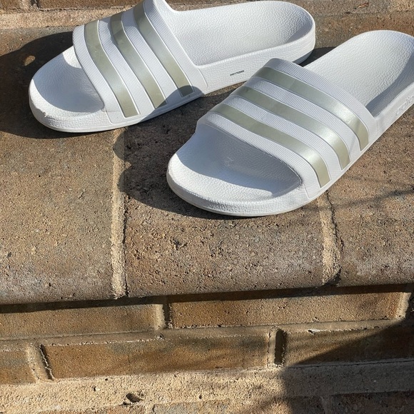 Adidas Adilette Aqua slides - Picture 3 of 6